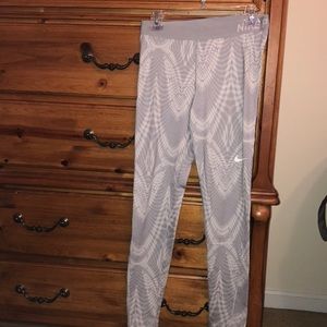 Nike pro athletic leggings